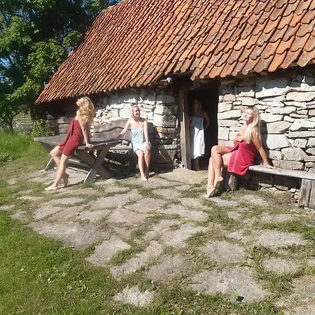 Loode Kuralase Feriegård *